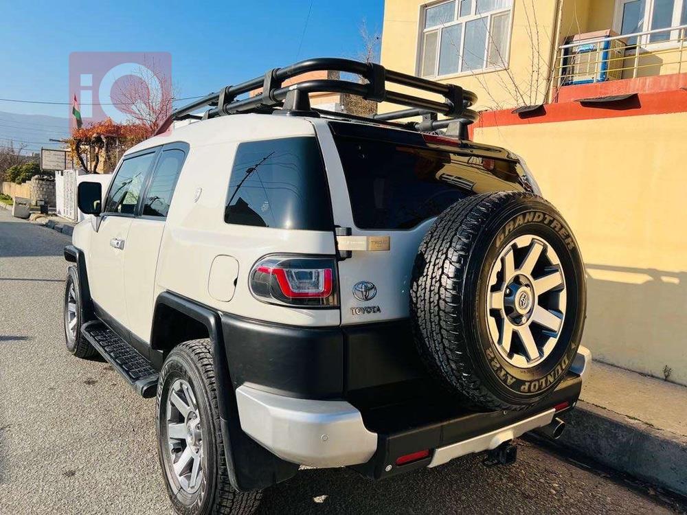 تۆیۆتا FJ کرۆزەر